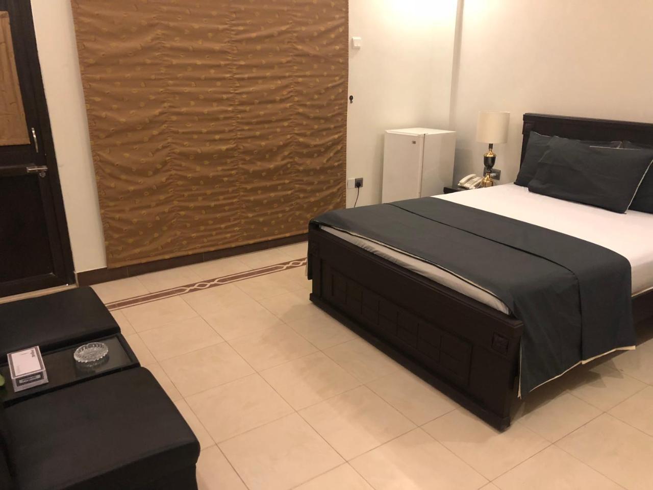 Sunset Suites Karachi Ngoại thất bức ảnh