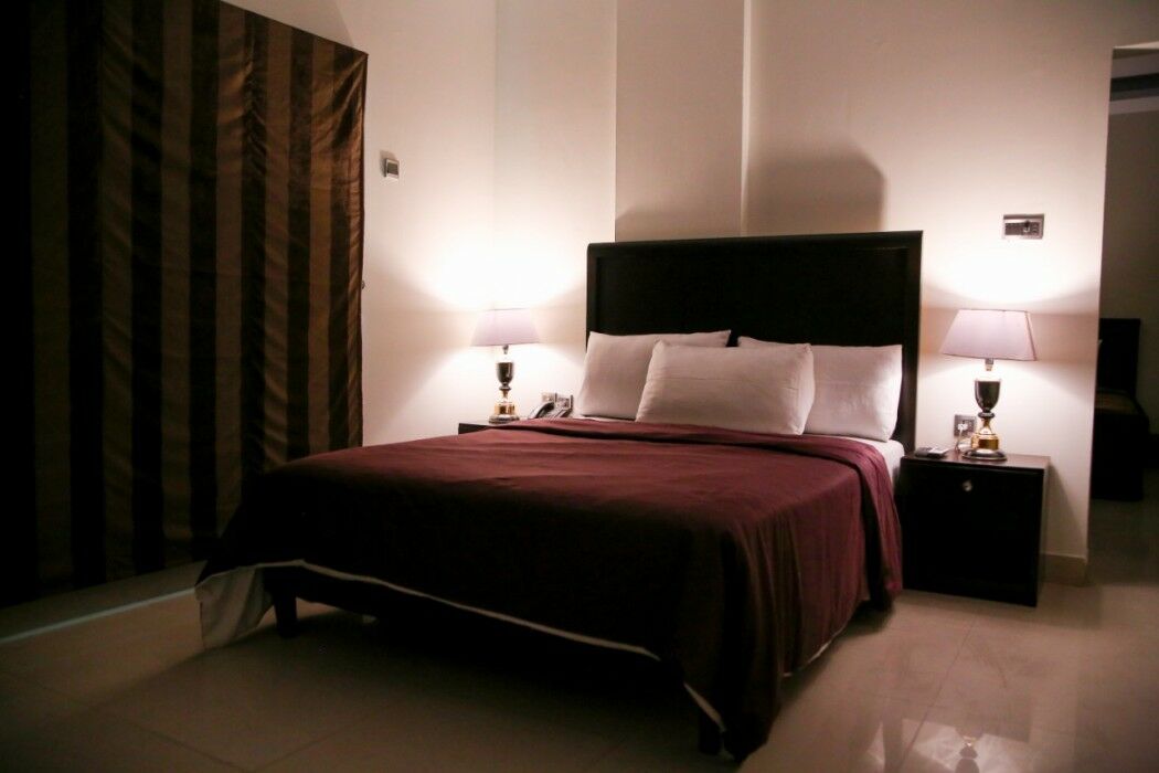 Sunset Suites Karachi Ngoại thất bức ảnh